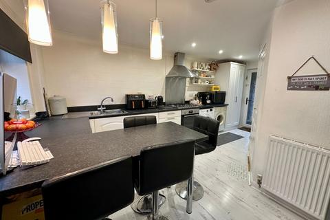 3 bedroom semi-detached house for sale, Beams Way, Billericay CM11