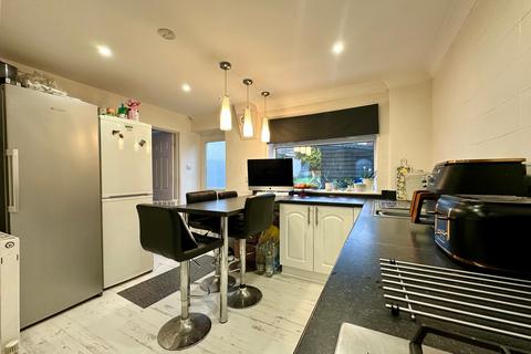3 bedroom semi-detached house for sale, Beams Way, Billericay CM11