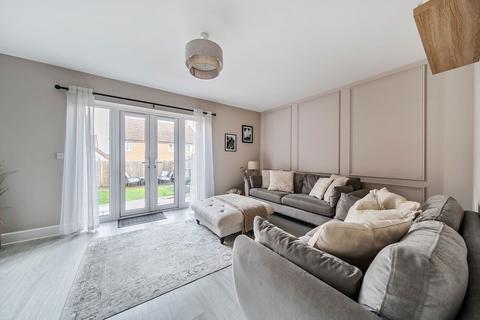 3 bedroom semi-detached house for sale, Eastwood Meadow, Gillingham ME8