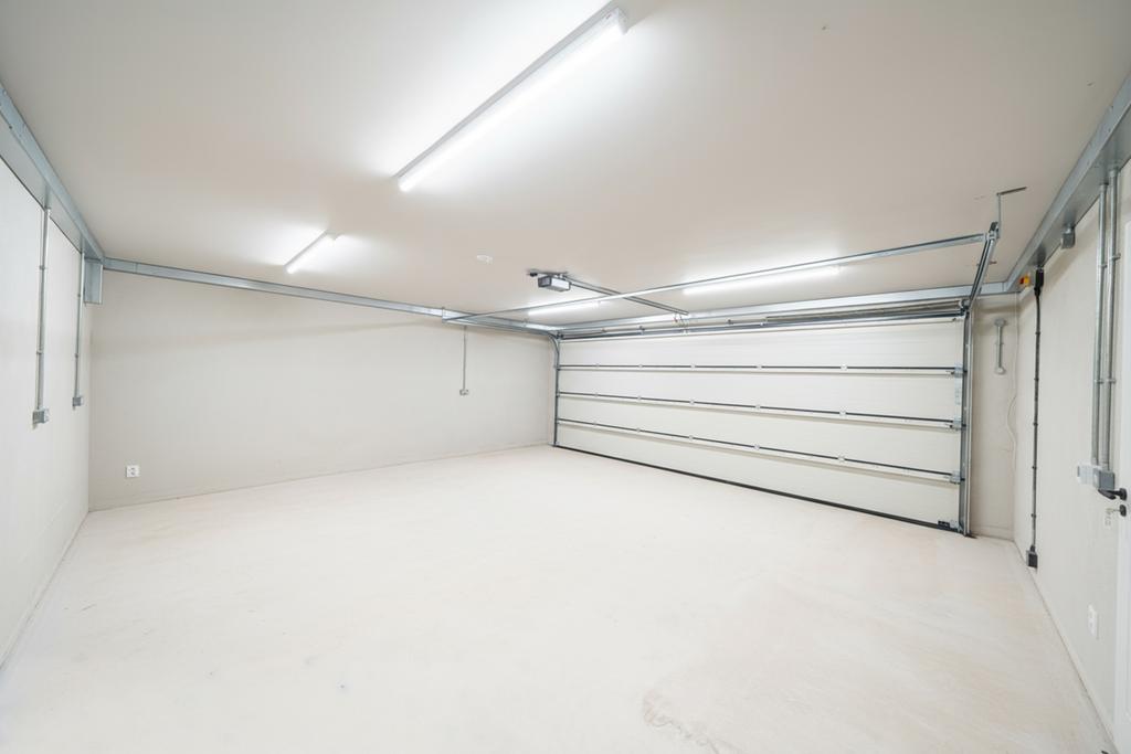 Triple Garage