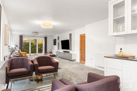 undefined, Kendal Avenue, Epping CM16