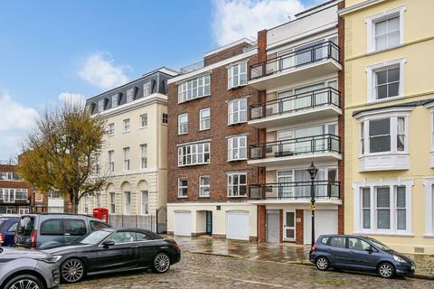 2 bedroom apartment for sale, Grand Parade, Old Portsmouth