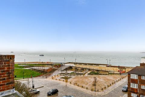 2 bedroom apartment for sale, Grand Parade, Old Portsmouth