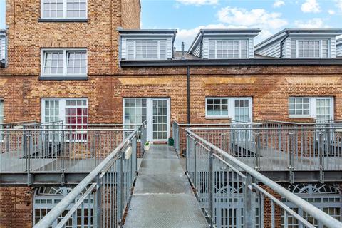 2 bedroom apartment for sale, North Block, The Railstore, Kidman Close, Gidea Park, RM2