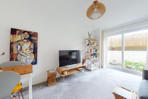 1 bedroom flat for sale, Amyand Park Road, TW1