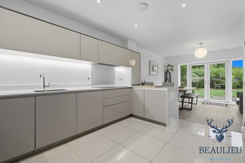 4 bedroom semi-detached house for sale, Beaulieu Park CM1