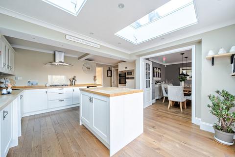 4 bedroom semi-detached house for sale, Maidstone Road, Gillingham ME8