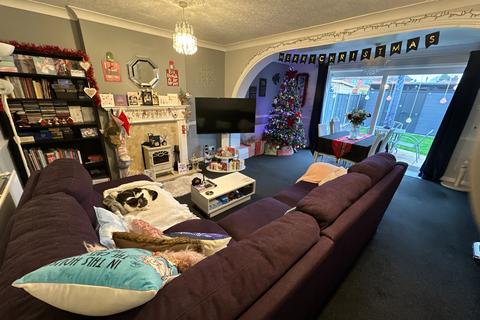 3 bedroom semi-detached house for sale, Harwood Avenue, Branston, Burton-on-Trent, DE14