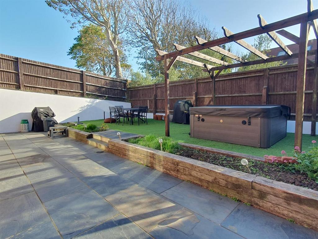 Rear Garden 2.jpeg