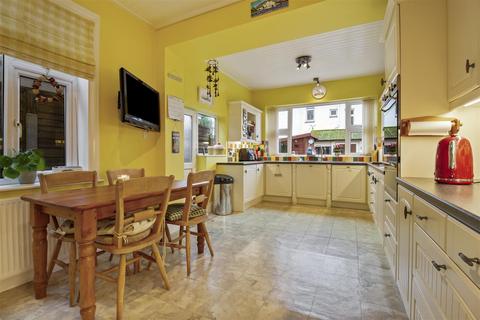 4 bedroom detached house for sale, Parkfield Road, Worthing