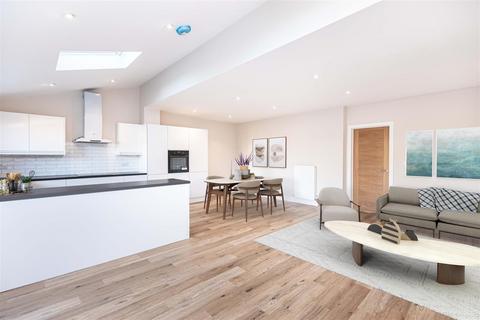 4 bedroom detached house for sale, Queen Mary Avenue, Bournemouth BH9