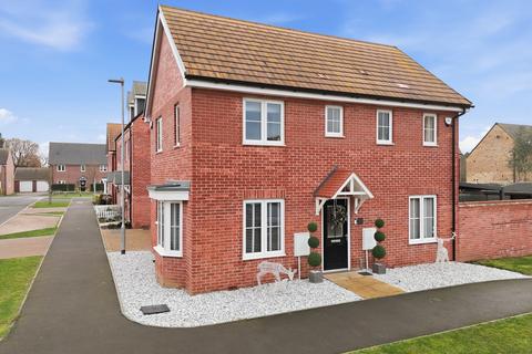3 bedroom detached house for sale, Waring Avenue, Heybridge, CM9