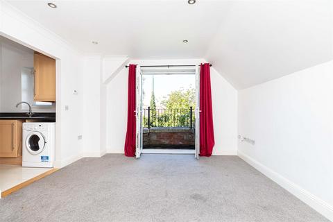 2 bedroom flat to rent, Wimborne Road, Bournemouth BH2