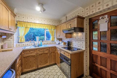 3 bedroom detached house for sale, The Knoll, Kingswinford, DY6 8JT