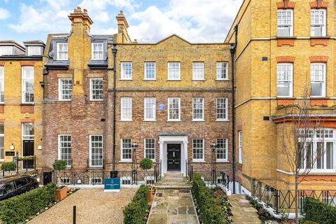 undefined, Richmond Square, Kew Foot Road, Richmond, Surrey, TW9