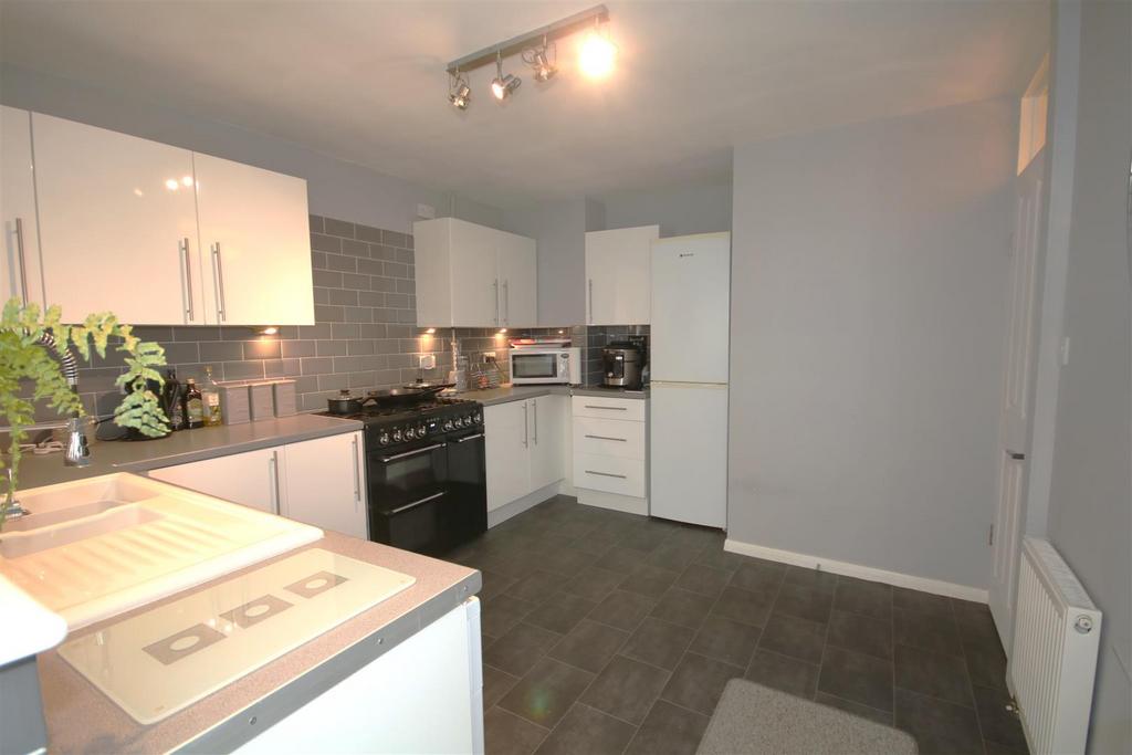 Kitchen c.JPG