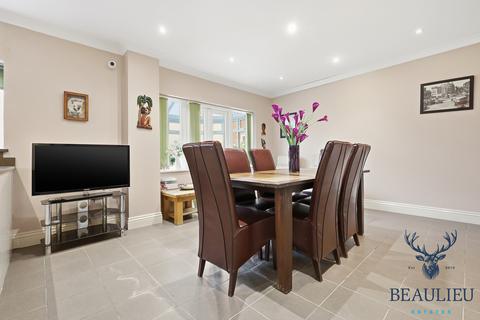 undefined, Beaulieu Park CM1