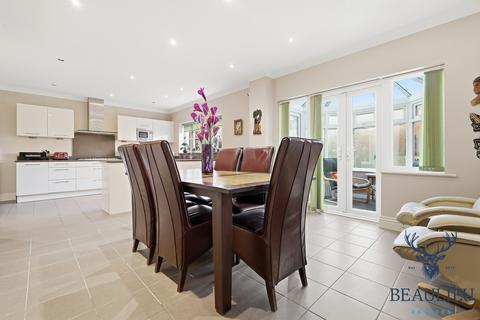 undefined, Beaulieu Park CM1