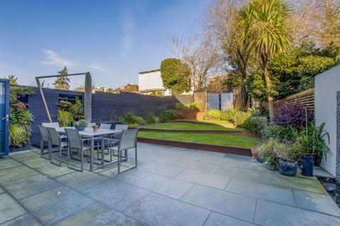 undefined, Abbots Gardens, London N2