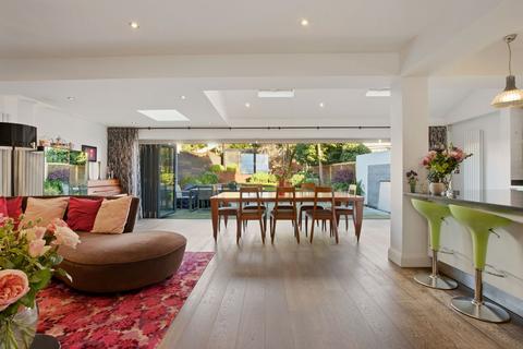 undefined, Abbots Gardens, London N2