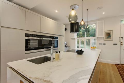 2 bedroom end of terrace house for sale, Wildwood Grove, London NW3