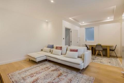 3 bedroom flat for sale, Golders Gardens, London NW11