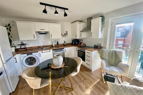 2 bedroom flat for sale, Kentwell Road, Hampton Gardens, Peterborough