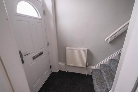 2 bedroom terraced house for sale, George Street, Lindley, Huddersfield, HD3