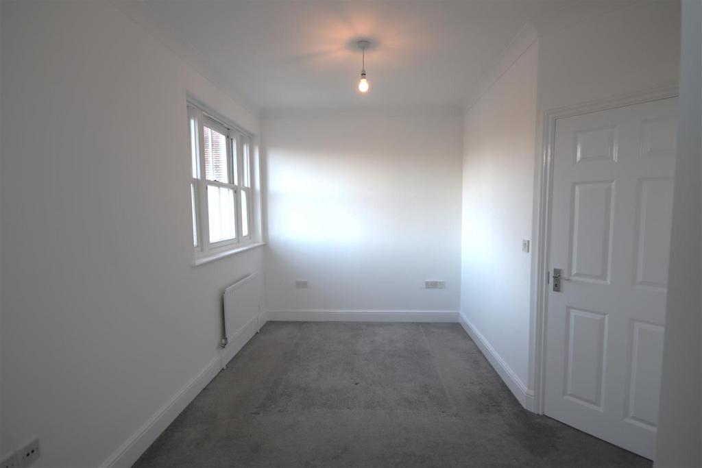 Bedroom 1b.JPG