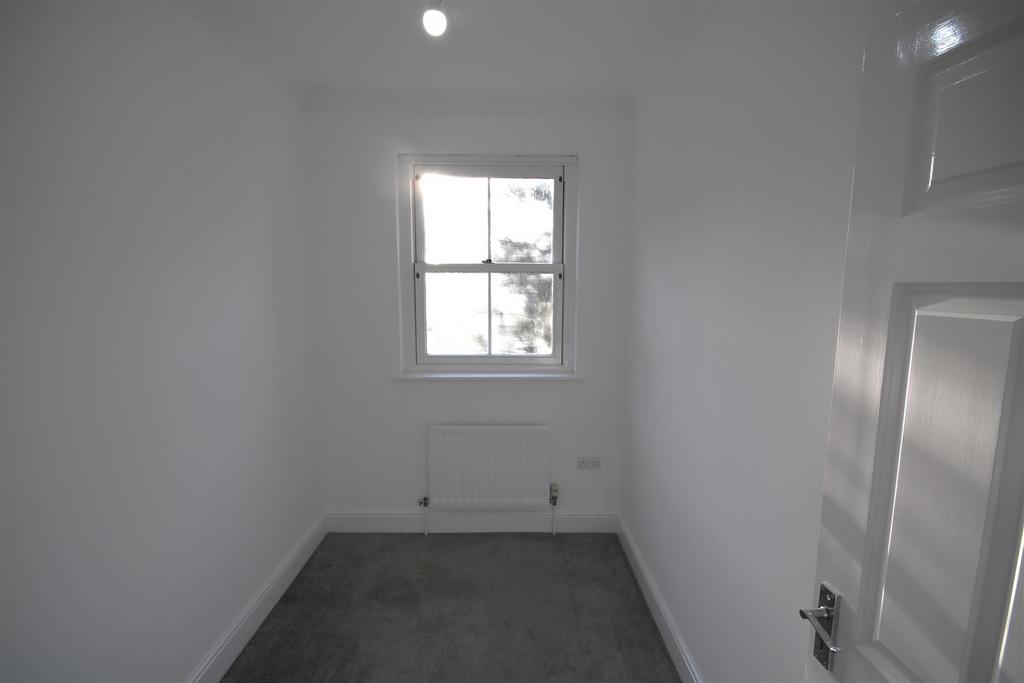 Bedroom 3a.JPG