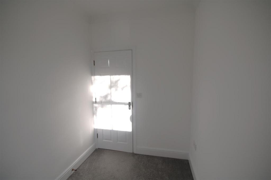 Bedroom 3b.JPG