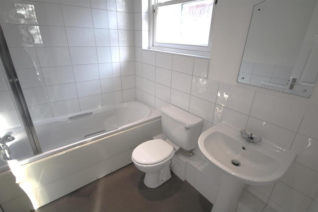 Family Bathroom.JPG