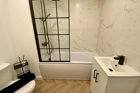 3 bedroom end of terrace house for sale, Jury Road, Hampton Vale, Peterborough