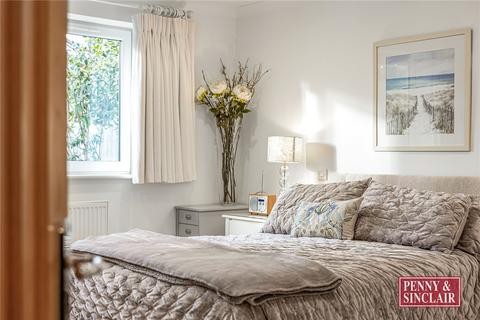 4 bedroom detached house for sale, Makins Road, RG9 1PP