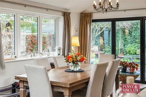 4 bedroom bungalow for sale, Makins Road, RG9 1PP