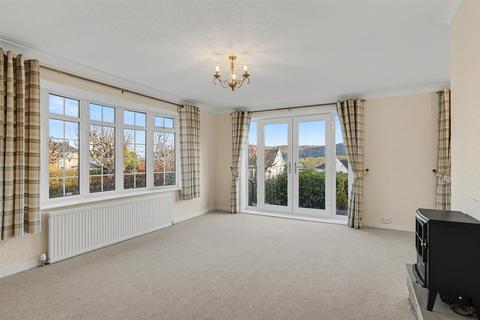 3 bedroom detached bungalow for sale, Farfield Avenue, Holmfirth HD9