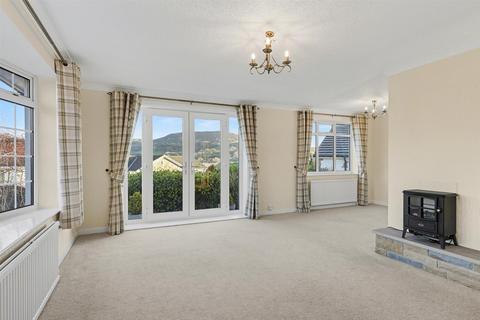 3 bedroom detached bungalow for sale, Farfield Avenue, Holmfirth HD9