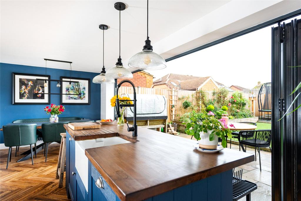 Kitchen/Dining Room