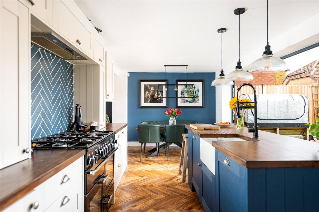 Kitchen/Dining Room