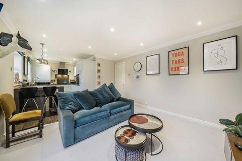 2 bedroom flat for sale, Crescent Lane, London SW4
