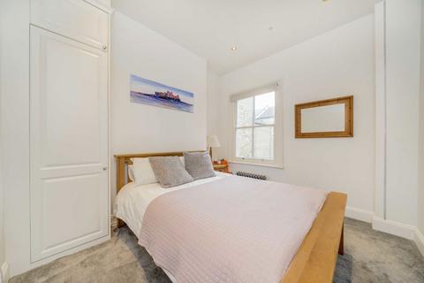 3 bedroom flat for sale, St. Luke's Avenue, London SW4