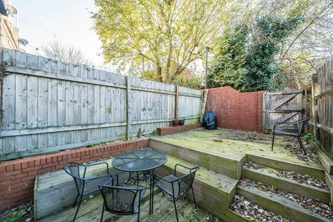 2 bedroom terraced house for sale, Haselrigge Road, London SW4