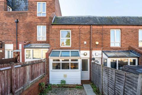 2 bedroom terraced house for sale, Haselrigge Road, London SW4