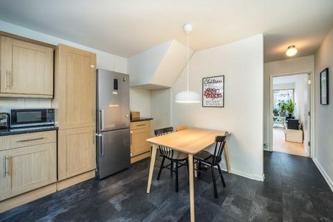 2 bedroom terraced house for sale, Haselrigge Road, London SW4