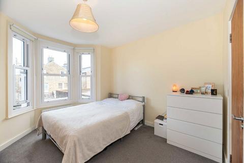2 bedroom flat for sale, Beechdale Road, London SW2