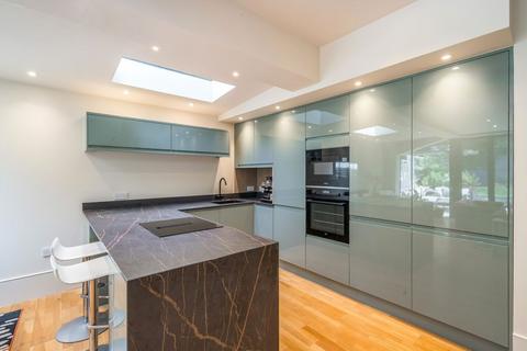 2 bedroom flat for sale, Leppoc Road, London SW4