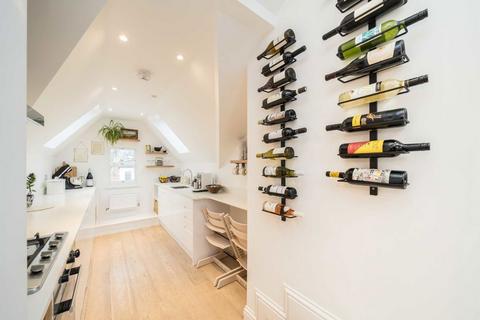 2 bedroom flat for sale, Cavendish Road, London SW12