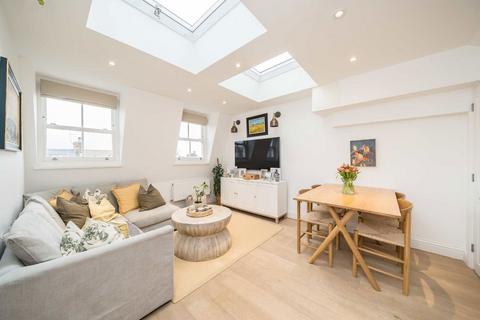 2 bedroom flat for sale, Cavendish Road, London SW12