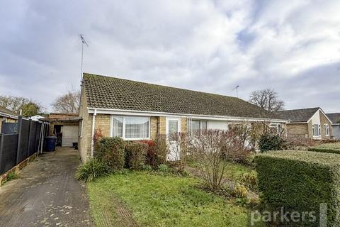 3 bedroom bungalow for sale, Stoneleigh Drive, Carterton, Oxfordshire, OX18