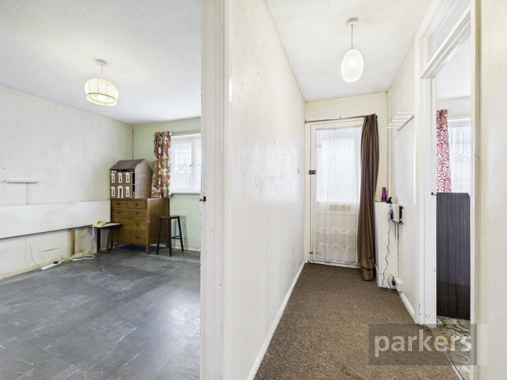 Bedroom/Entrance